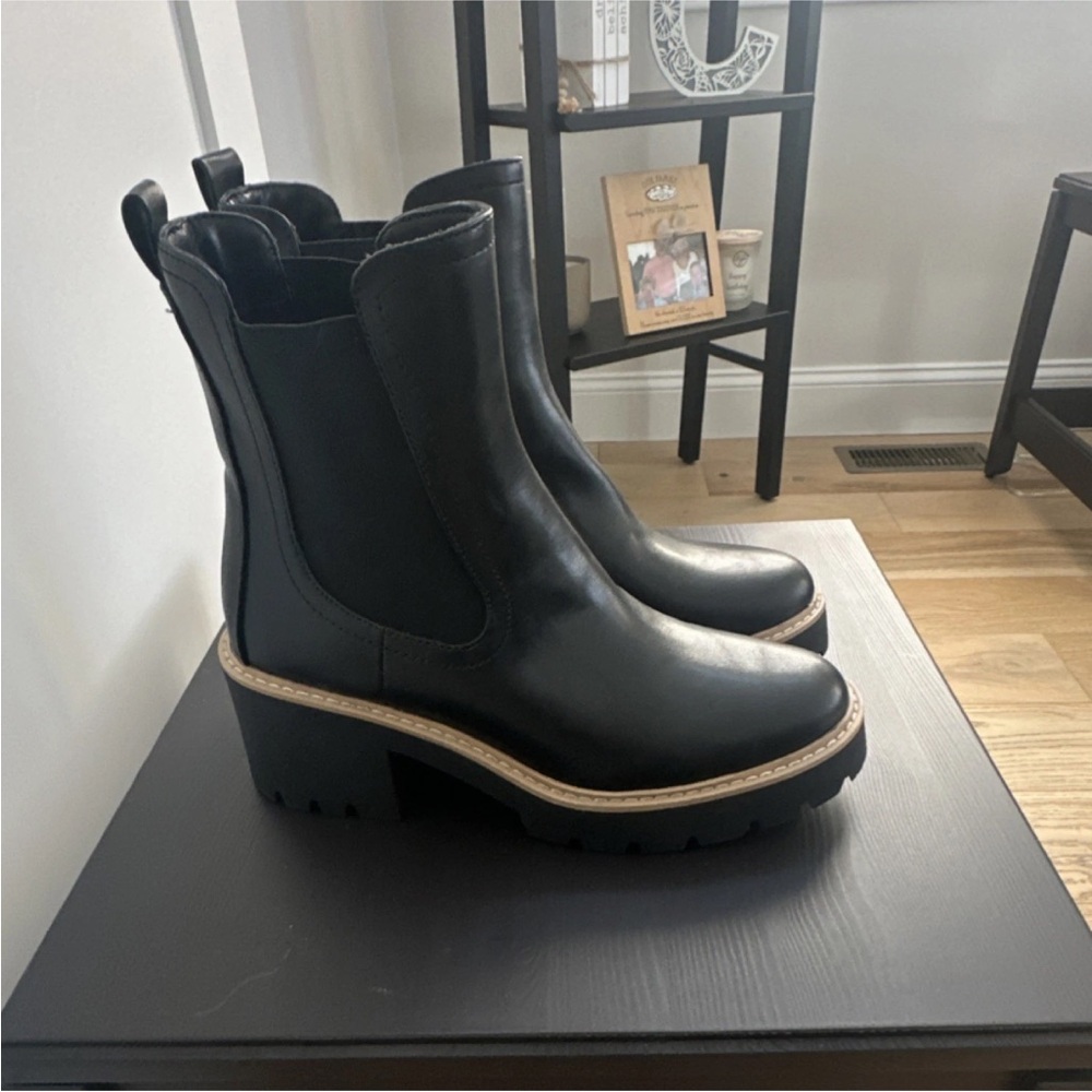 DV by Dolce Vita Black Ankle Boots with Tan Sole - Picture 2 of 6
